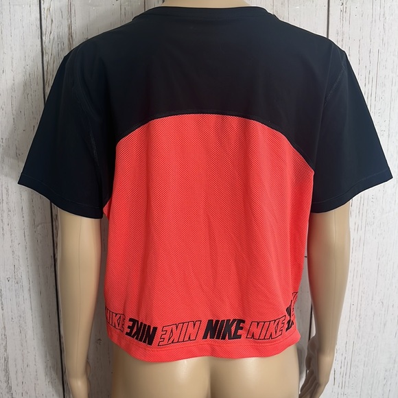 Nike Crop Top Color Block Neon Salmon and Black Size XXL - Picture 2 of 5